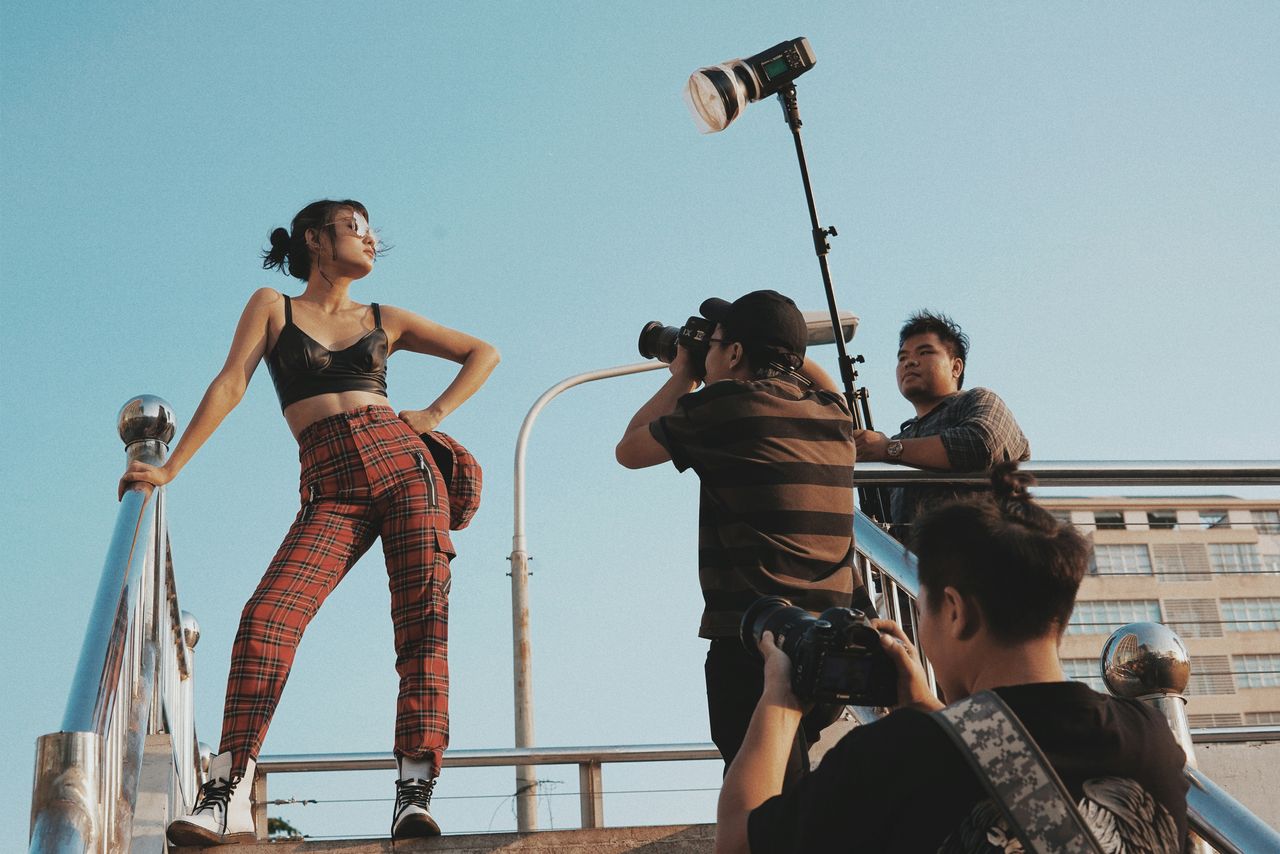 Qué es un asistente en fotografía: roles, habilidades y cómo conseguir trabajo